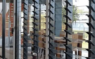 Timber vs. Aluminium Louvre Windows where Timeless Style Meets Modern Efficiency for Sydney Homes